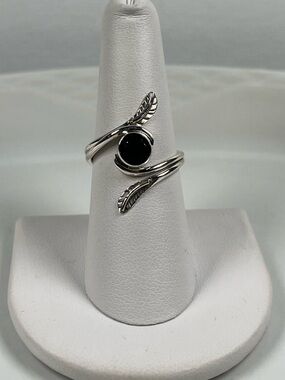 Solid 925 Sterling Silver Black Onyx Gemstone Ring Size 7.25 Bypass Style